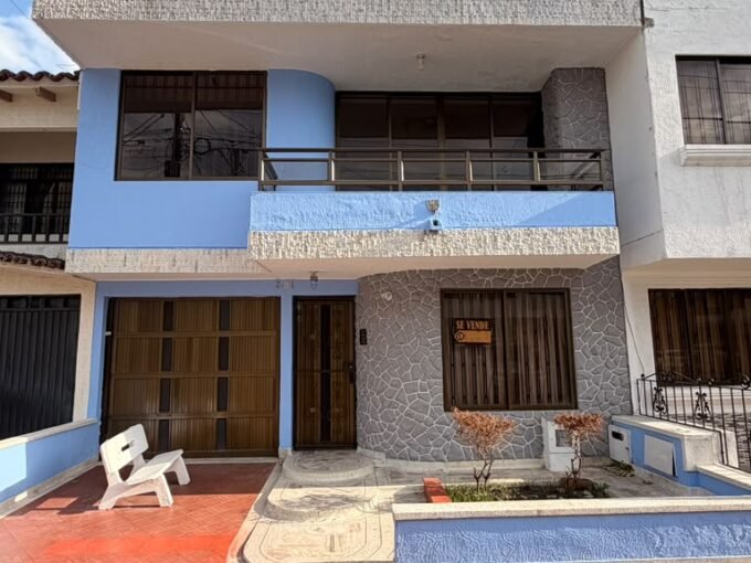 ¡ESPECTACULAR CASA EN VENTA EN EL BARRIO LAS FLORES, PALMIRA!